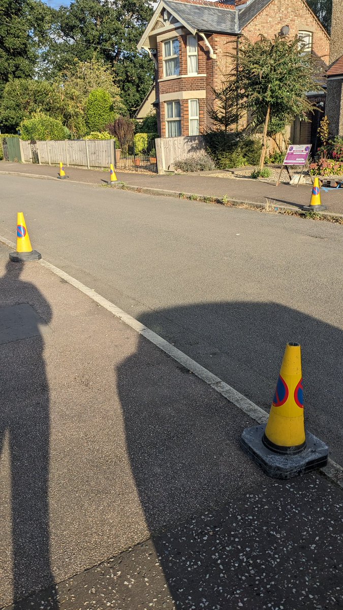 LorcanParnell's tweet photo. Hi @AnglianWater. You asked us to keep the road clear today, so we did. You didn't turn up. Please let us know if you plan on turning up anytime soon. https://t.co/d6ojA408QH
