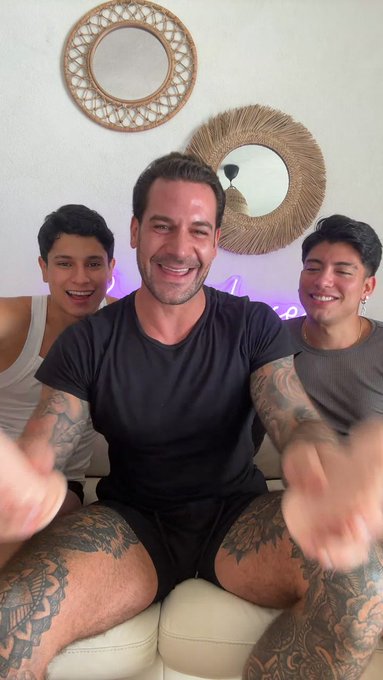 Watch Call me Papi's leaked NSFW photo on TwXstars