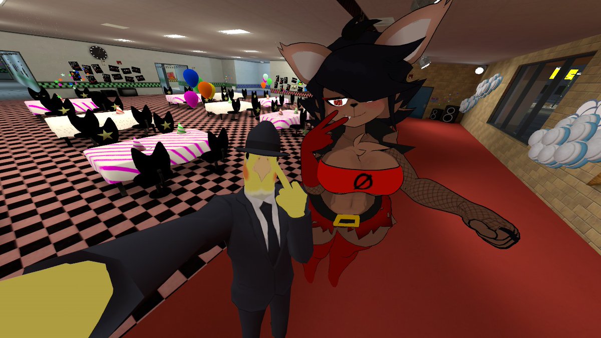PalmWalkr's tweet photo. VRChat pics w/ friends! https://t.co/kTZ18bGmUx