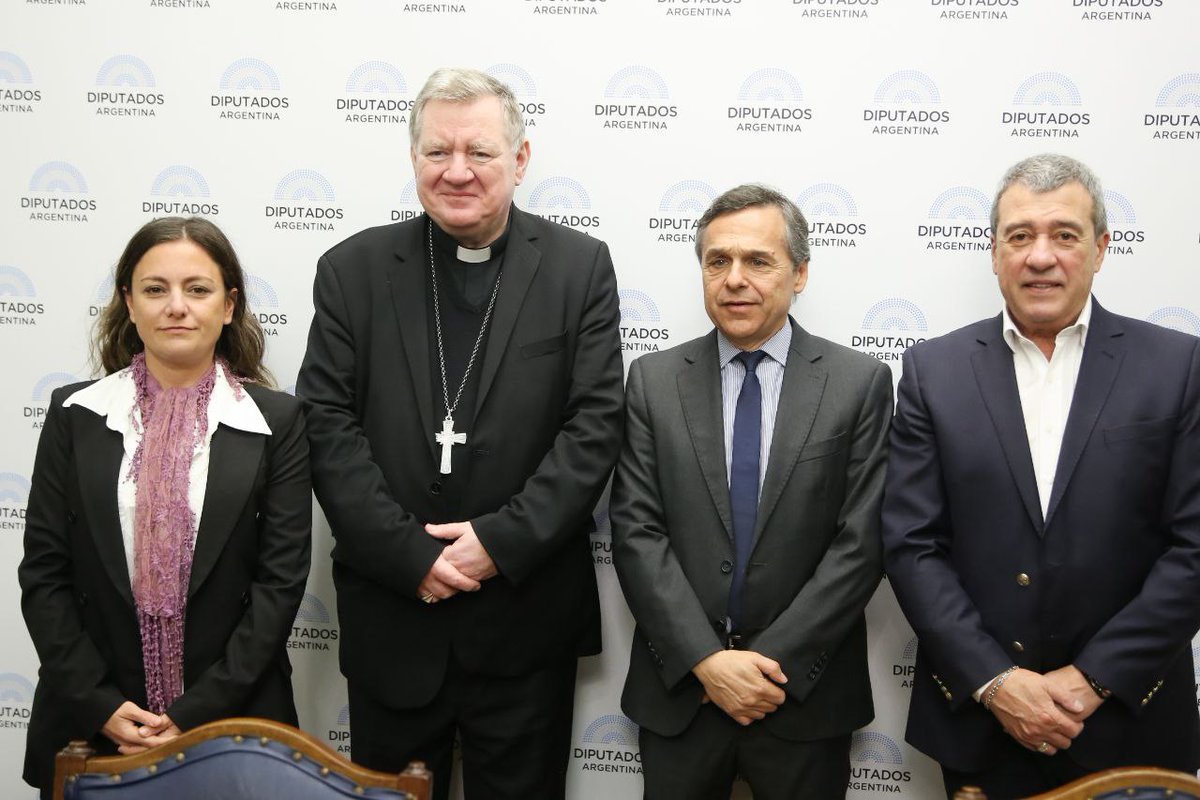 🇻🇦🇦🇷 GRUPO PARLAMENTARIO DE AMISTAD CON LA SANTA SEDE

Hoy constituimos el Grupo Parlamentario de Amistad con la Santa Sede - Vaticano, con la presencia del Nuncio Apostólico Monseñor Miroslaw Adamczyk.

Al igual que en el período 2018-2019, vuelvo a integrar este Grupo como