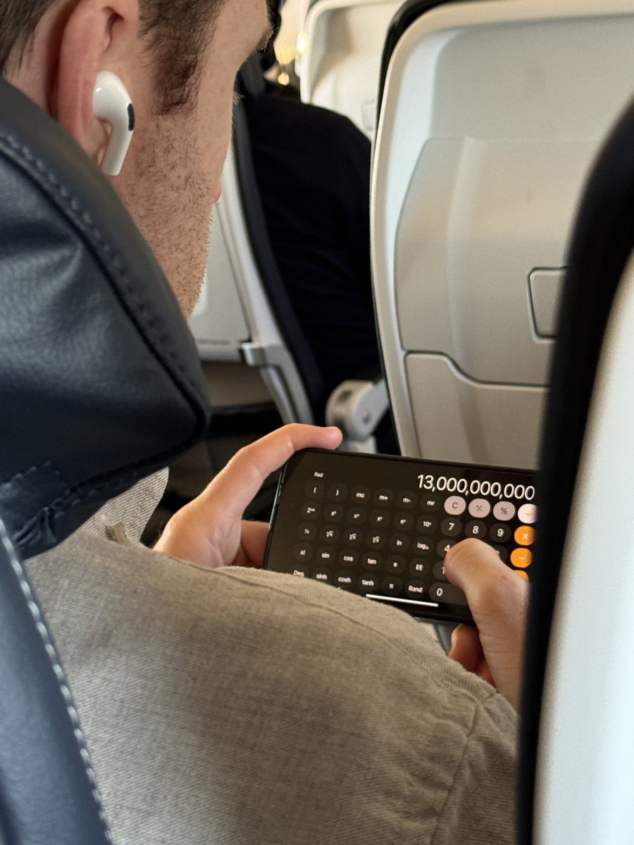 Dan_'s tweet image. Just working out how to spend the #applecash real quick