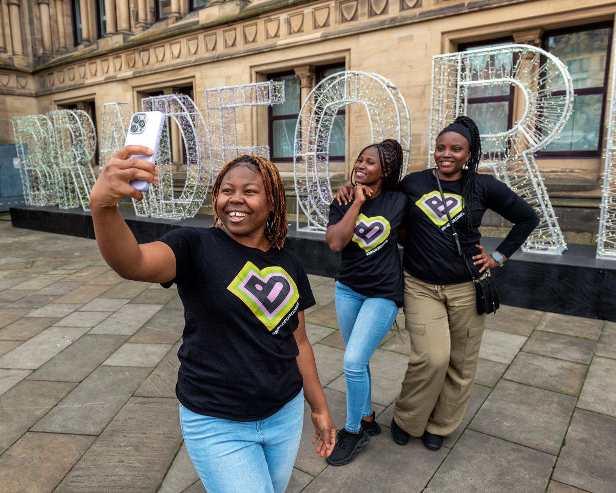 bradford2025's tweet photo. Don’t miss the big announcement! The first part of the Bradford 2025 UK City of Culture programme goes live at 7.30pm 🎉

Put your hands together for our awesome volunteers, who joined us for a small moment of joy and calm before the reveal later this evening 👏

#UKCityofCulture #Bradford2025 #ItStartsHere

With thanks to @impacthubbradford for lending us their Bradford letter! 🙏