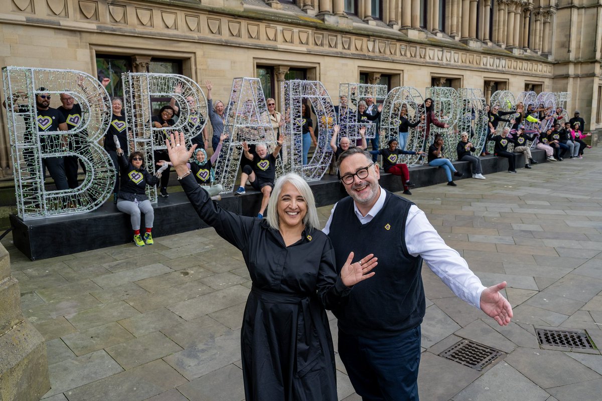 bradford2025's tweet photo. Don’t miss the big announcement! The first part of the Bradford 2025 UK City of Culture programme goes live at 7.30pm 🎉

Put your hands together for our awesome volunteers, who joined us for a small moment of joy and calm before the reveal later this evening 👏

#UKCityofCulture #Bradford2025 #ItStartsHere

With thanks to @impacthubbradford for lending us their Bradford letter! 🙏