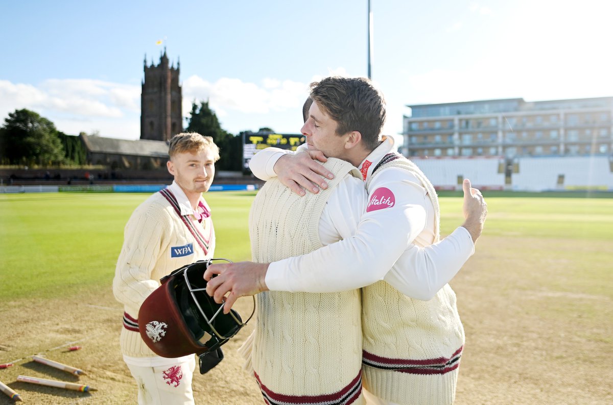 SomersetCCC's tweet photo. This team. 
Never give up. 
Fighting every minute for the Wyvern. 
Long live County Cricket ❤️

#SOMvSUR
#WeAreSomerset https://t.co/AtbvJ451Db