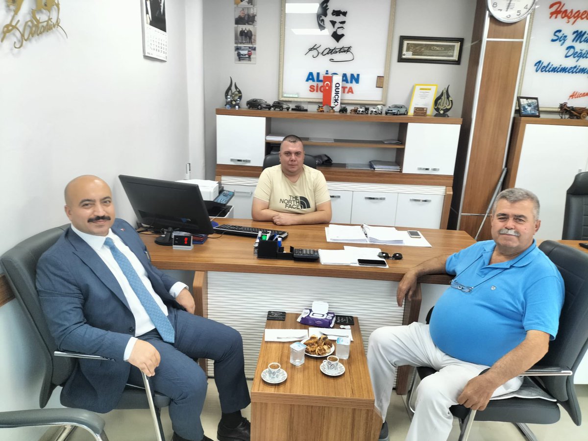 TCKinik's tweet photo. Kaymakamımız Sayın Onur ALİMOĞLU, esnaflarımızı ziyarette bulundular. https://t.co/jnN8JlHnKV