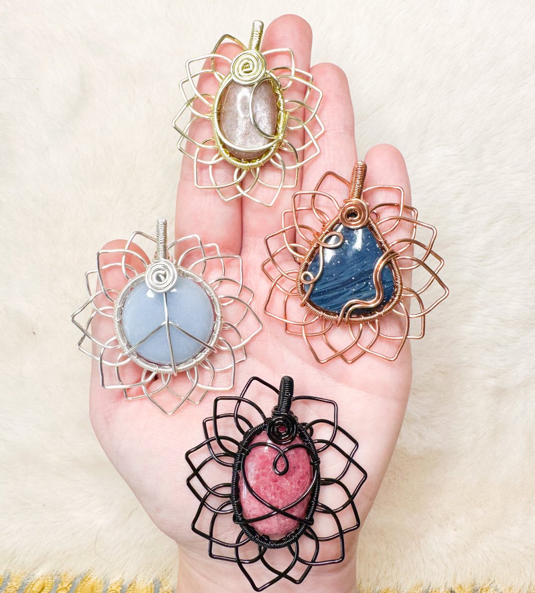 mildhippie's tweet photo. handfuls of mildhippie pendants 🩷🌻🌞🩵

a part of my “cotton candy stars” collection coming Fri September 13th at 8pm eastern time https://t.co/WX62i9ZIG2