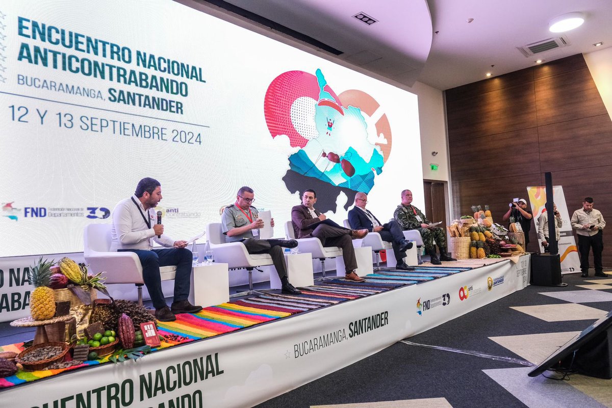 GobMeta's tweet image. Participamos del Encuentro Nacional Anticontrabando que se realiza en el #DptodeSantander. Se abordarán estrategias para combatir el comercio ilegal de licores, cervezas y cigarrillos que afecta la seguridad, la salud y las rentas departamentales
#Todoscontraelcontrabando @FNDCol
