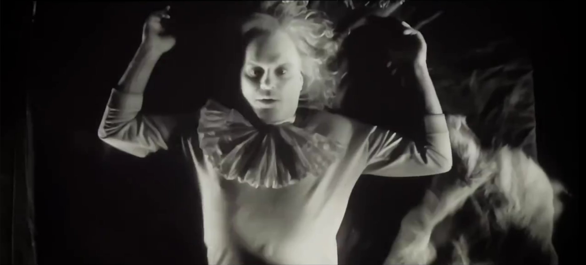 3 pic. I gotta say, Beetljuice was an odd man before his death. #BeetlejuiceBeetlejuice Good film. https://t.co/yx1lszE7ii