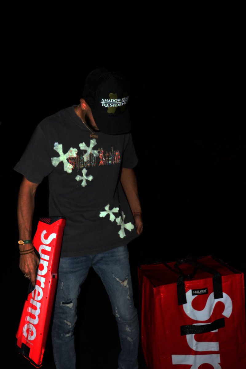 YiTheGreat's tweet photo. Shadow Realm Tee1, let's sell out 🫡. 

More designs coming out 
https://t.co/20LlviBZmL https://t.co/XUYO8KB2ns