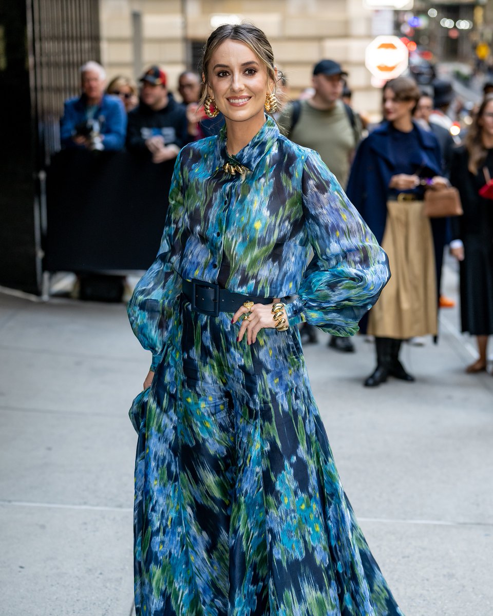 CMT's tweet photo. .@laineywilson giving everything at Carolina Herrera's #NYFW show 💙 https://t.co/WcNVtFnz88