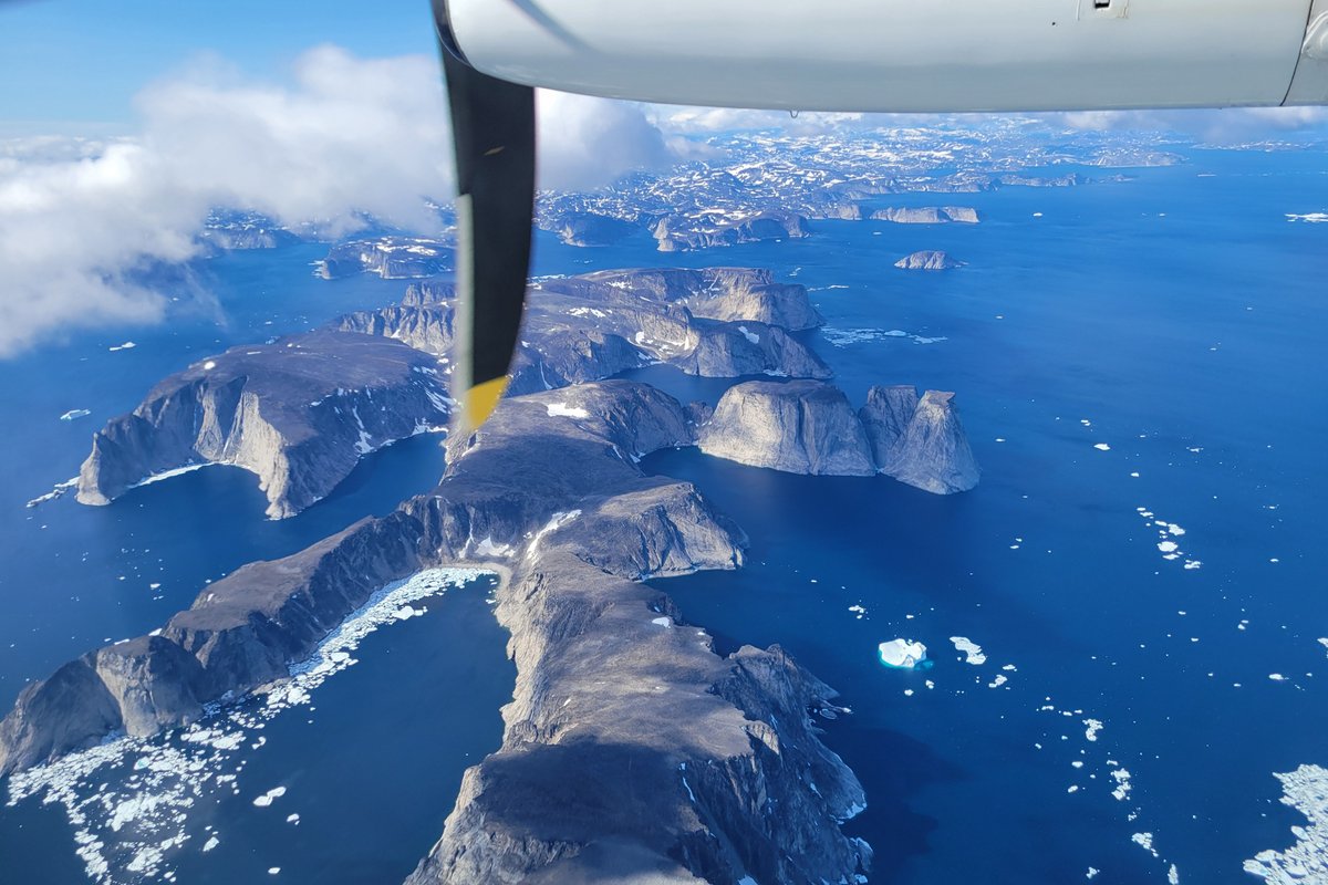 🛩️ On surveille depuis le ciel! La #PoliceFédérale de la GRC dans la région du Nord Ouest au #Nunavut s’est associée à @PêchesOcéansCAN pour effectuer des patrouilles aériennes afin de renforcer la sécurité et la souveraineté dans l’Arctique canadien. ❄️