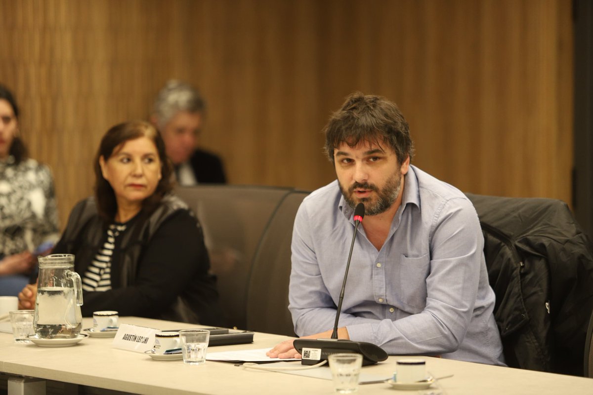 sipreba's tweet photo. 🗯️Represión, censura, agravios, intervención de medios públicos, suspensión de la pauta, se suman a la precarización del sector y componen un "plan de silenciamiento".

Eso planteó @AguLecchi en la Comisión de Libertad de Expresión en @DiputadosAR.

➡️ https://t.co/1pQkad9S8x https://t.co/FtjSIR0ZtY