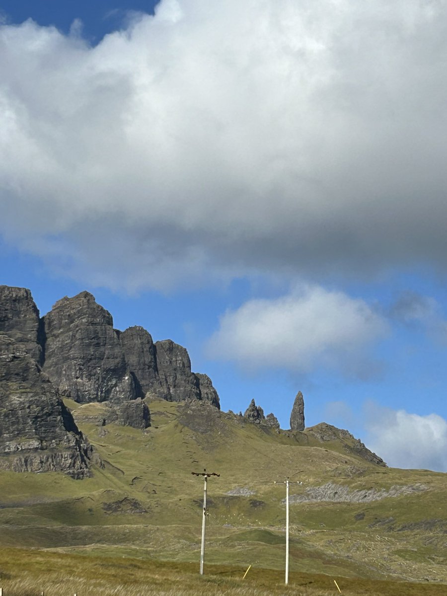 Look at #Skye and Mallaig today! Simply glorious ☀️☀️☀️#bluebadgeguide  #Scotland <a href="/VisitScotland/">VisitScotland</a> @skye