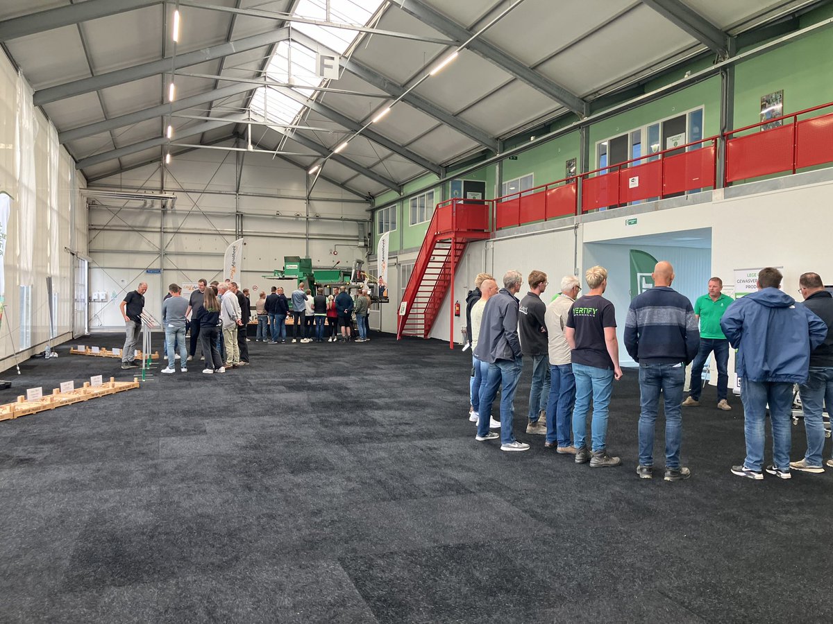 #tulpen en bol behandeling, vandaag bij <a href="/Vertify_nl/">Vertify</a> thema emissie en vergroening <a href="/BASFagronl/">BASF Agro Nederland</a> <a href="/BayerCropNL/">Bayer Crop Science NL</a> <a href="/Adama_NE/">ADAMA Northern Europe</a> <a href="/Syngenta/">Syngenta</a>