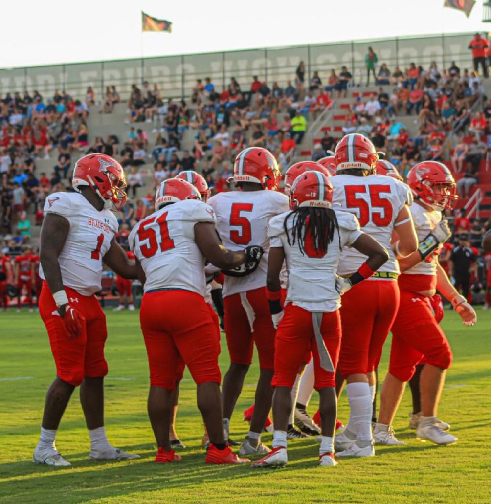 HSSportsFlorida (@hssportsfl) on Twitter photo Game Preview: Mandarin at Bradford
<a href="/KnoxAnnisqb/">Knox Annis</a> <a href="/Donte_Perry1/">Donte Perry</a> <a href="/ExclusiveAo/">Ayden Owens</a> <a href="/israelratliff_/">Israel”izzy”Ratliff</a> <a href="/KemariSpriggs1_/">Kemari Spriggs</a> <a href="/jeremiahmcknz/">Jeremiah McKenzie</a> <a href="/quezcason/">Jy’Quez Cason</a> <a href="/ReeseWainwright/">Reese</a>
<a href="/NorthflJohnson/">904 Sports</a> <a href="/FlaHSFootball/">FloridaHSFootball.com</a> <a href="/PaulSim5198139/">Strikeout Photography</a>
📸: <a href="/andreellis55/">Andre' Ellis</a> (<a href="/DuvalSports/">Duval Sports</a>)
READ: hs-sports-florida.com/game-preview-m… Game Preview: Mandarin at Bradford
<a href="/KnoxAnnisqb/">Knox Annis</a> <a href="/Donte_Perry1/">Donte Perry</a> <a href="/ExclusiveAo/">Ayden Owens</a> <a href="/israelratliff_/">Israel”izzy”Ratliff</a> <a href="/KemariSpriggs1_/">Kemari Spriggs</a> <a href="/jeremiahmcknz/">Jeremiah McKenzie</a> <a href="/quezcason/">Jy’Quez Cason</a> <a href="/ReeseWainwright/">Reese</a>
<a href="/NorthflJohnson/">904 Sports</a> <a href="/FlaHSFootball/">FloridaHSFootball.com</a> <a href="/PaulSim5198139/">Strikeout Photography</a>
📸: <a href="/andreellis55/">Andre' Ellis</a> (<a href="/DuvalSports/">Duval Sports</a>)
READ: hs-sports-florida.com/game-preview-m…