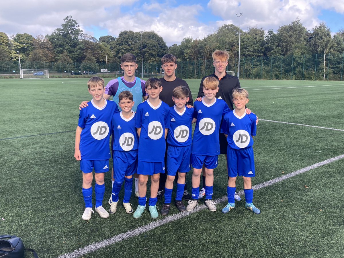 keithwright47's tweet image. It was good to welcome back ⁦@BroHighOfficial⁩ ⁦@PerformSchools⁩ graduates Jacob, Rudi &amp;amp; Rory today. Thanks again for sharing your experiences lads and all the best this season. 👍⚽️