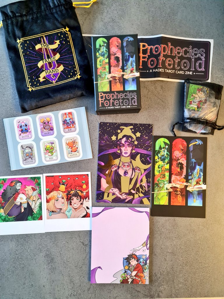 I was so lucky to get this in the <a href="/HadesTarot/">Prophecies Foretold || COMPLETE</a> leftover sale, the art in this is absolutely stunning! 😍😍😍