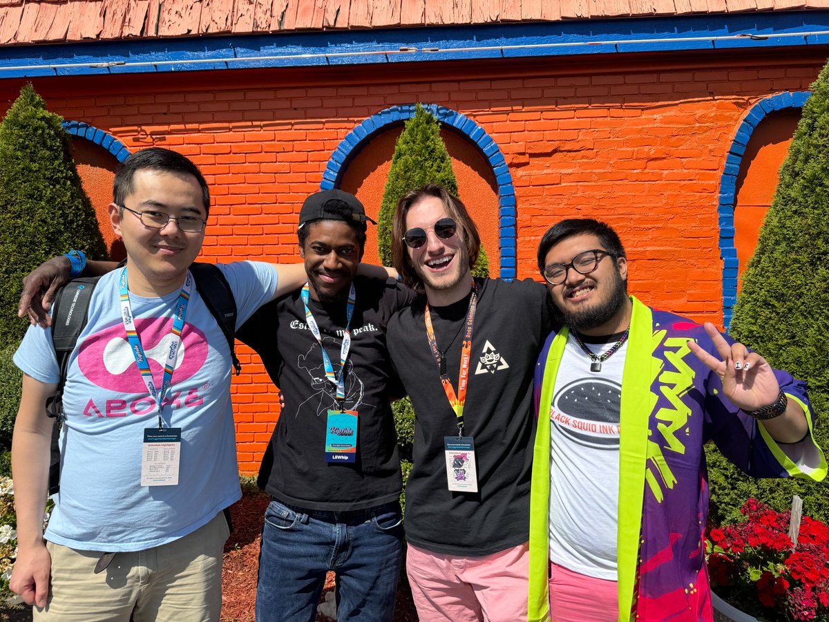 🧵Riptide thread before Grand Fest takes over! I nearly didn't go this year, but I'm so glad I did. We overcame Ohio and had so much fun playing and talking w everyone. <a href="/BSIBTeam/">Black Squid Ink Burger</a> yall know I love you and every time we Lan together it's always a blast. (1/9)
