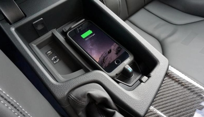 CarSmartnet's tweet photo. Would You Rather: Technology Edition

Would you rather have a 🛜 Wi-Fi Hotspot or Wireless Phone Charging 📱🔋 in your vehicle? 

Shop our selection based off the features that are important to you!
🛜 Wi-Fi Hotspot - https://t.co/B0cWZIqC1Z
📱 Wireless... https://t.co/FIcLNjrr45 https://t.co/X4qGP30mbL