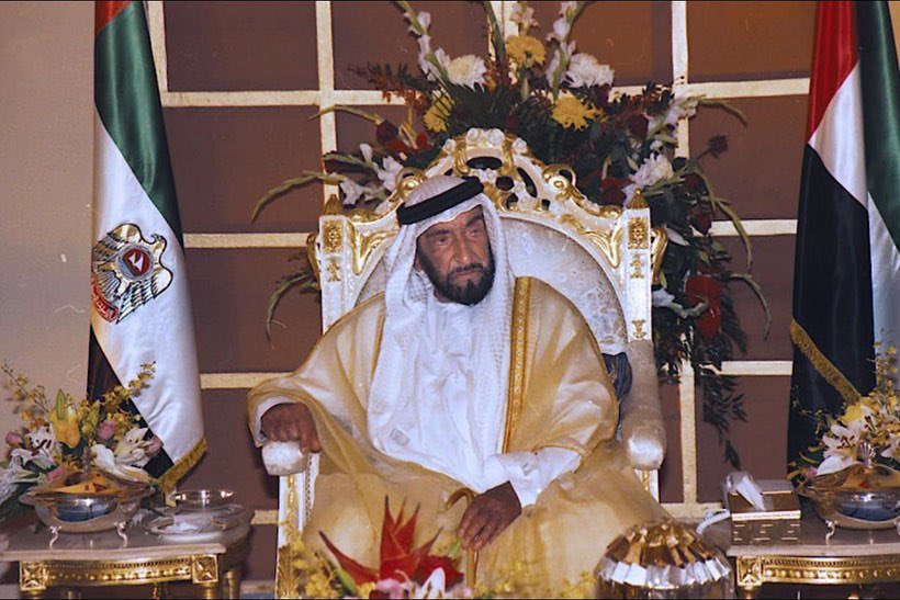 رحم الله رجلاً عظيماً كان لنا أباً قبل أن يكون قائِداً❤️