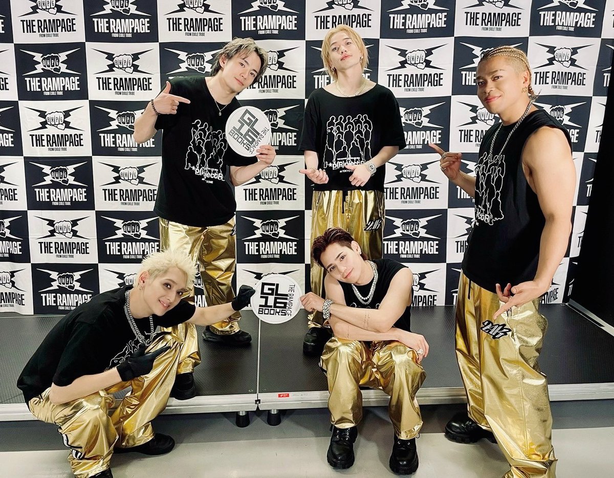 GL16_TRB's tweet photo. #東京ドーム 公演2日目が熱狂のうたに終了🔥そして今日はTHE RAMPAGE結成10年の記念日✨

いつもいつもRAVERSのことだけを考えている16人をGL-16スタッフは心から（R）espectしています！

本日のオフショも #MA55IVE からお届け👾
単独ツアーと並行してドーム公演に向けての準備、本当にお疲れさまでした✨
最高の夏をありがとうございます😆

#projectr
@ma55iveofficial 
#THERAMPAGE
@therampagefext 
#LIKIYA
#神谷健太
#山本彰吾 @yamachiho1006 
#浦川翔平 @ura_river_ 
#鈴木昂秀