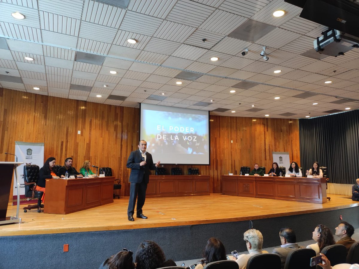 imrcxx's tweet image. &quot;La voz es la huella digital del ser humano&quot;
Palabras del Dr. @osiris_ramirez3 en la conferencia #ElPoderDeLaVoz en el Instituto Electoral del Estado de México.