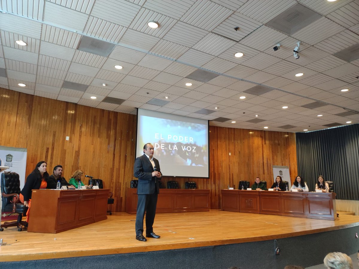 imrcxx's tweet image. &quot;La voz es la huella digital del ser humano&quot;
Palabras del Dr. @osiris_ramirez3 en la conferencia #ElPoderDeLaVoz en el Instituto Electoral del Estado de México.