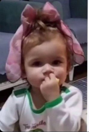 #Sıla ve #Narin

Başımıza nasıl taş yağmıyor,
Gök nasıl çökmüyor,
Yer nasıl batmıyor,
hayret ediyoruz..

Bu nasıl bir çağ böyle.?
Bu nasıl bir korkunçluk böyle.?
Bu nasıl kokuşmuşluk böyle.?
Bu nasıl bir düzen böyle.?
Bu nasıl bir idârecilik böyle.?

Allâhım kopsun kıyâmet..!