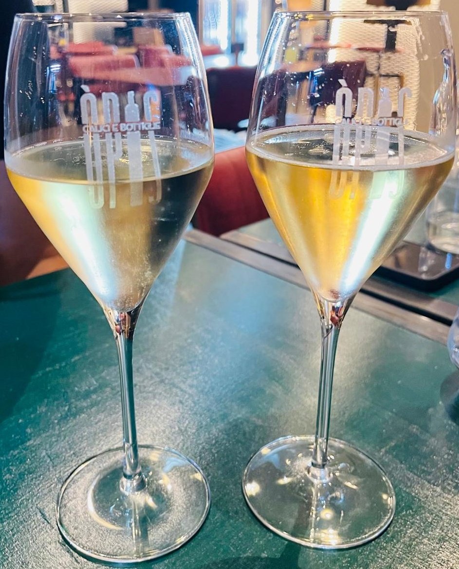 luca_carioli's tweet photo. Ogni tanto, qualche coccola ce la meritiamo.
( O no?
@GreenVanilLaura 💗 )
#Champagne #SadiMalot #Opis https://t.co/8pTv1anOoS
