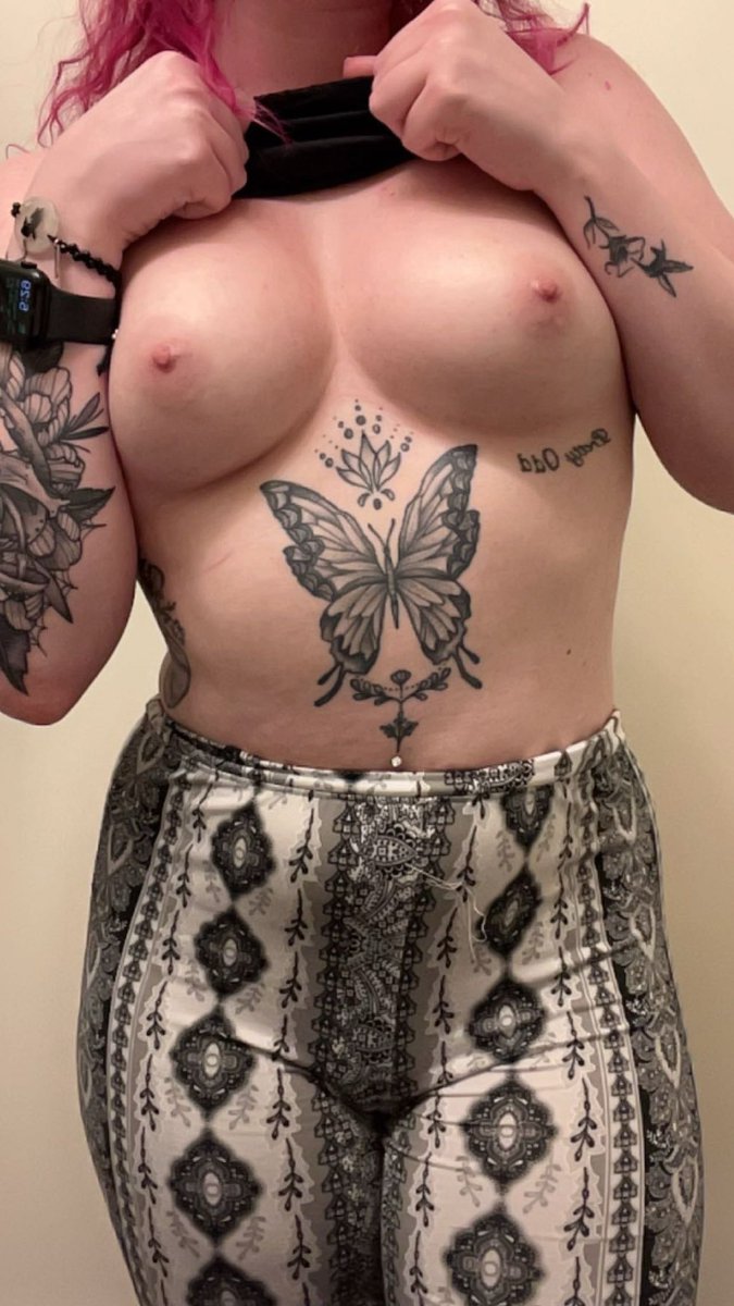 Princess_Fee99's tweet photo. I need my pretty natural tits sucked on 😩 #thirstythursday #onlyfans https://t.co/fcwTvpAWxm