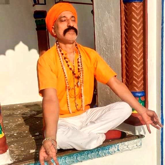 mondal_arup's tweet photo. @ndtv Female nurse attempted to be raped in Sastipur district hospital.The nurse ran away with a blade on the doctor's private parts. Accused doctor Sanjay,his associate Sunil Gupta,Avadhesh Kumar have been sent to jail.Dr. Sanjay is also the Organization Minister of Hindu Samaj Party. https://t.co/Ib1HW7Gnf5