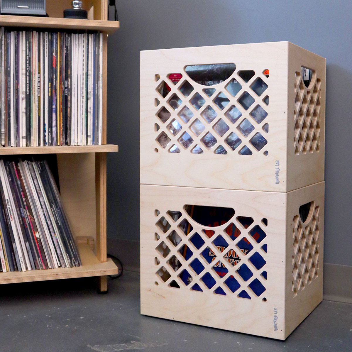 TurntableLab's tweet photo. TTL Wooden Record Crate in new custom 7” size; Classic + Collector LP crates also back in stock! handmade in Minneapolis, USA by @waamindustries:
⇢ https://t.co/waVaobjceX
#ttlexclusivo #ttlhifi #vinylstorage #recordcollection #turntablelab #madeinusa #recordcrate https://t.co/MkpLKhu24a
