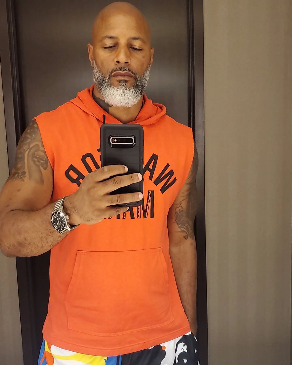 Good morning …. Half way there …… god damn it was a fight to get the dress no …. Well cutting to grass Thursday should sweat some pounds off