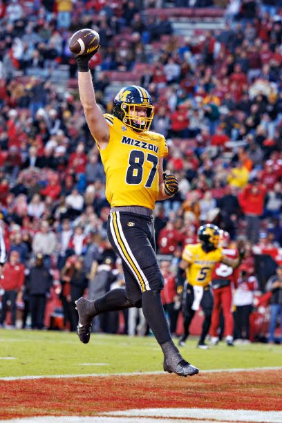 PeteThamel's tweet photo. Sources: Missouri expects star sophomore tight end Brett Norfleet to return for the game against No. 24 Boston College. Norfleet missed the Buffalo game last week for No. 6 Missouri after injuring his shoulder against Murray State in the opener. https://t.co/lpukZf2sgi