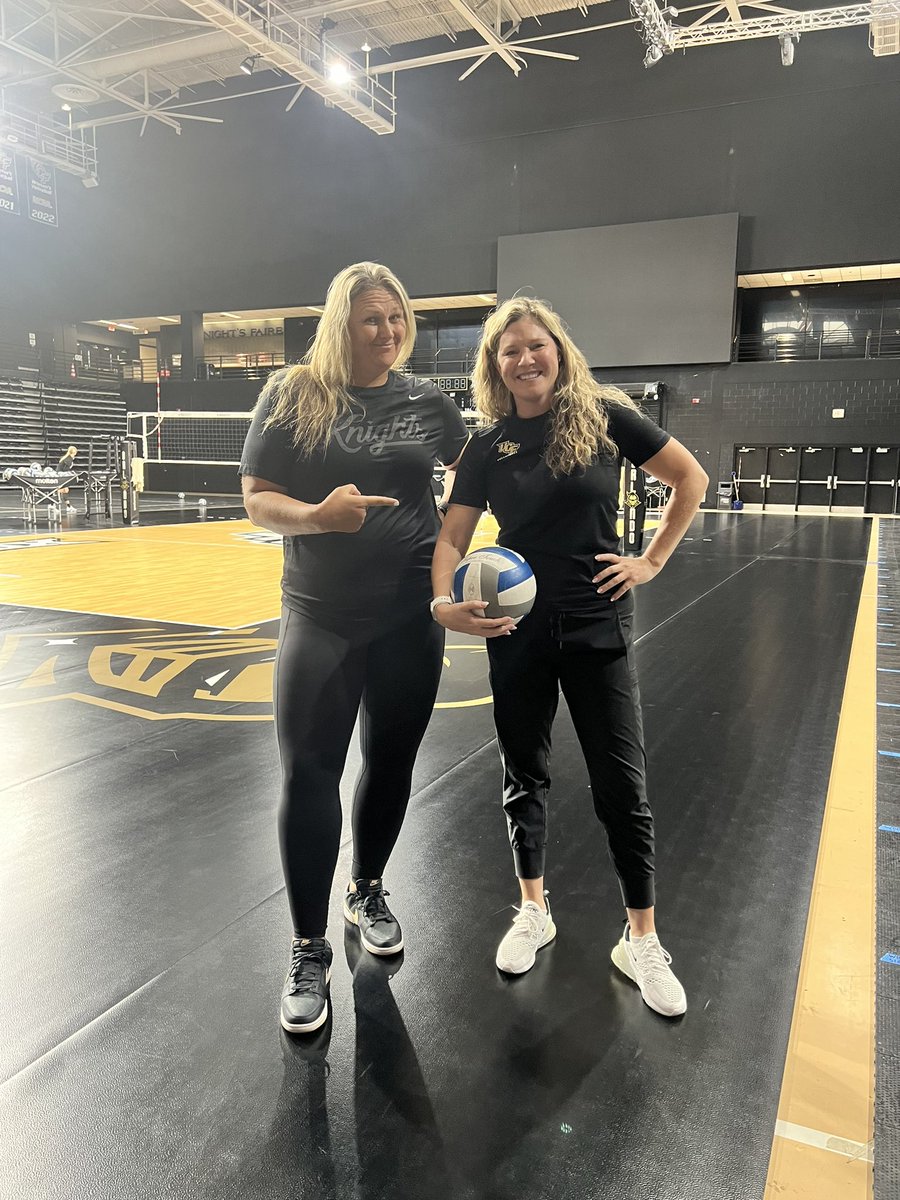 CoachBallMalone's tweet photo. When two sports collide… check out the fun at UCF. @UCF_Softball Stopped by the Venue to check out @UCFVolleyball before they leave for their game up the road. Thanks @CoachJMaurer for joining in, and showing off the southpaw spike! #UCFamily #UCFamous #coachesgotmoves https://t.co/SgcduroyyU