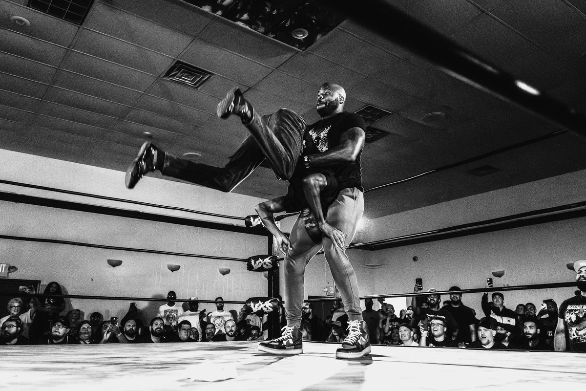 JocelynReina_'s tweet photo. Surprise @TheMooseNation appearance at the last @vxswrestling show 8.23 π«
#TNAiMPACT #arrival2 #TNA https://t.co/TNRf7kc8An