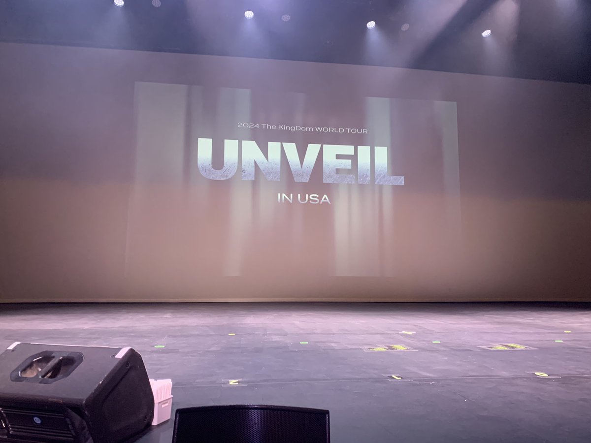 nattieloyal's tweet photo. For me,  #TheKingdom_in_CHI was…

- Beautiful Kingmakers

- Dann being Dann @rkaive97’s amazing café event 

- Mujin cutting off Dann during sound check

- Arthur taking my phone during Blinder 

- Kingmes spoiling kingmes with freebies

#TheKingDom #더킹덤 #TKD #UNVEIL_in_USA https://t.co/c75TKeGSvw
