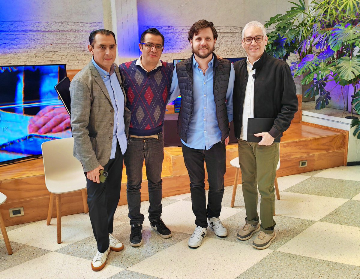 GlobalITMedia's tweet photo. #GlobalITMedia | #TipTopPay, una pasarela de pagos, proveedora de soluciones comerciales para que las PyMEs, nos comenta su director general Oscar Rosado
https://t.co/8Hjgr0aByV
#TipTopPay @jczampra @El_Campos
#tecnología #CEO #fintech #CIO https://t.co/7g3d7P181V