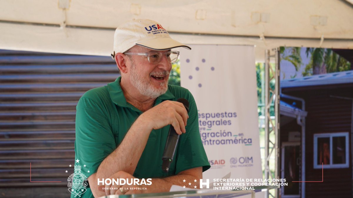 CancilleriaHN's tweet photo. 📌|| Como parte del compromiso para brindar una atención digna a los hondureños que retornan al país, la @CancilleriaHN junto a @USAIDHonduras y @OIMhonduras inauguraron las obras de remodelación de infraestructura, en el CAMR en Omoa, Cortés. 

Leer: https://t.co/cikT1B7pZ6 https://t.co/YHDX7CTyra