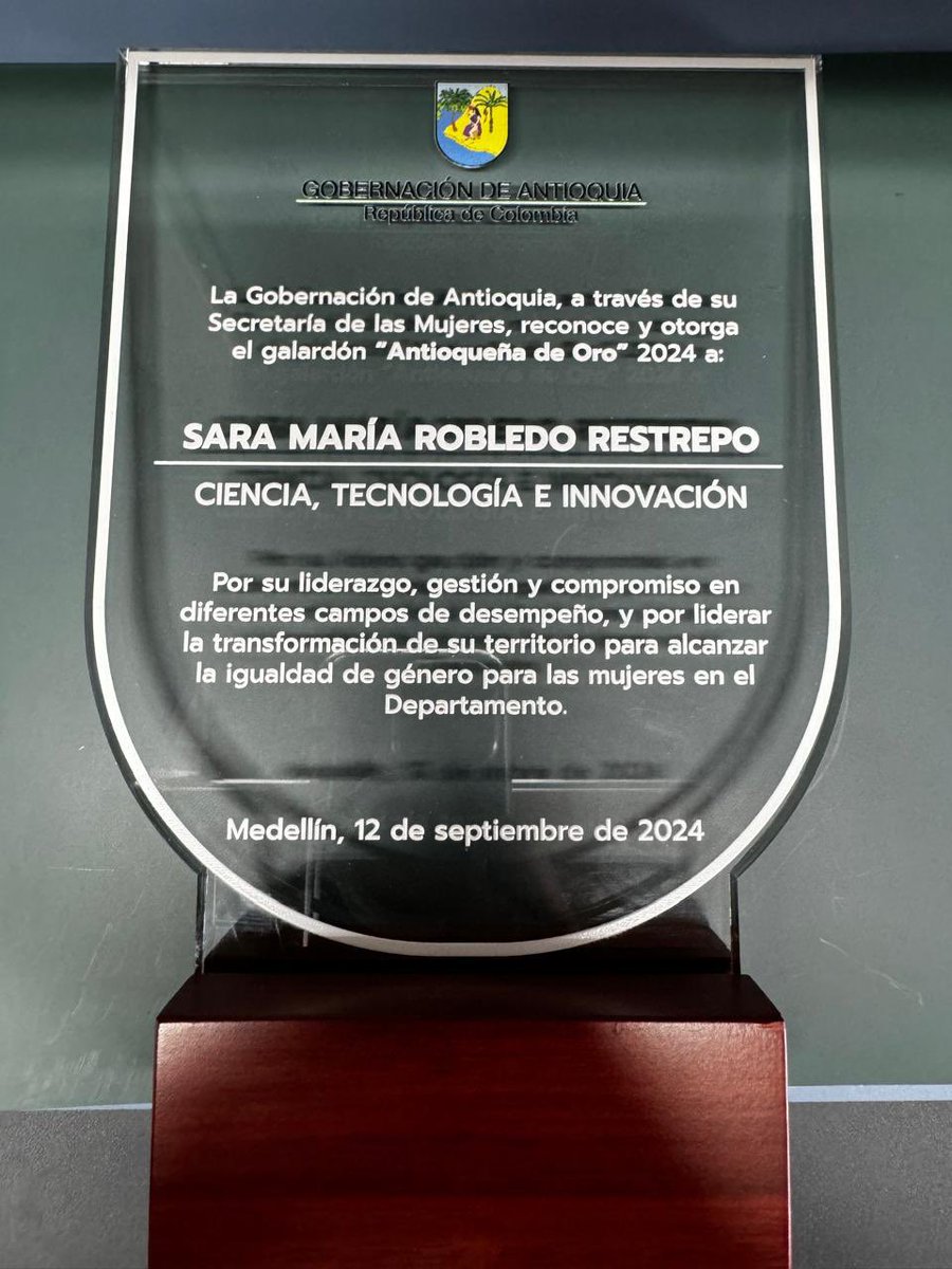 PecetColombia's tweet photo. Nuestra directora 🥰 ¡Qué orgullo!
#MujerDeOro #Investigacion #Pecet https://t.co/Zg4x6utbQl