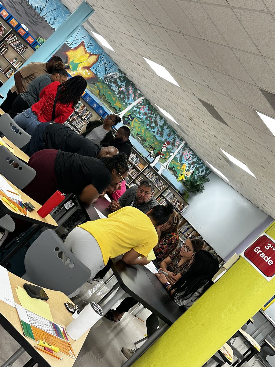 dr_r_farooq's tweet image. Leveling up on MRS strategies for Demo Day. Differentiated learning and nothing but the BEST for our teachers‼️

#differentiatedlearning #differentiation #demoday #engagementstrategies #highimpact #ashfordeaglessoar #aisforashford