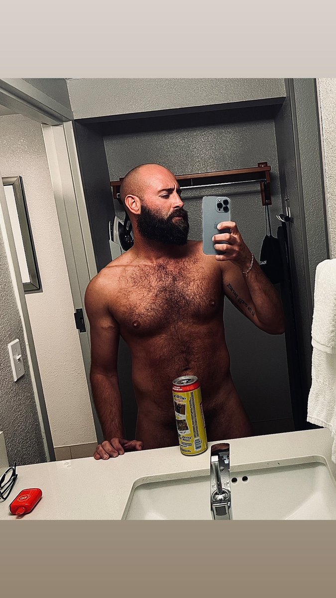 Who wants me to eat out their hungry hole?