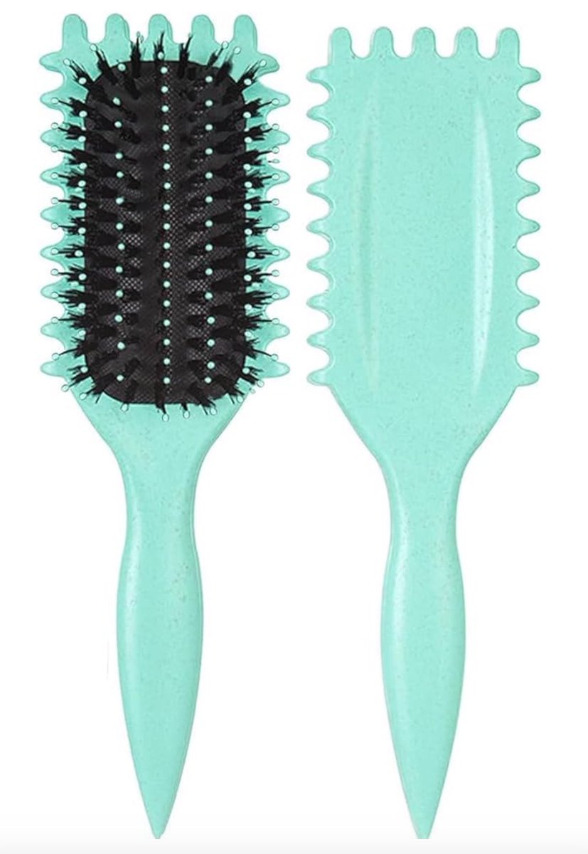 melissamoore's tweet image. This hairbrush is absolute magic. 🙌🏻 #girlswithcurls #bouncecurl