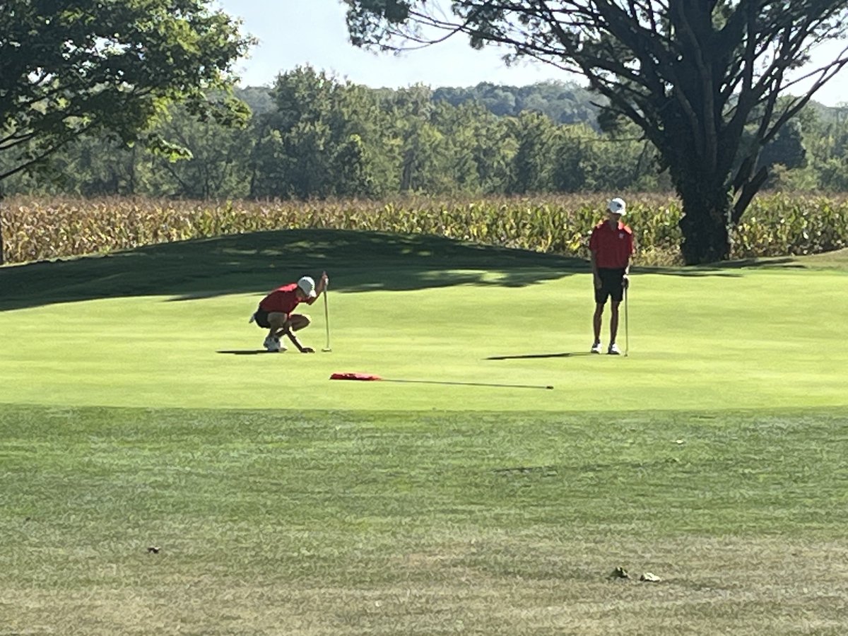 SV boys golf team defeated TCC on senior night picking up their 6th win on the season.  Scoring were Lucas E 39 Trey N 44 Gage W 47 Thorn S 48.  #Thankyouseniors!