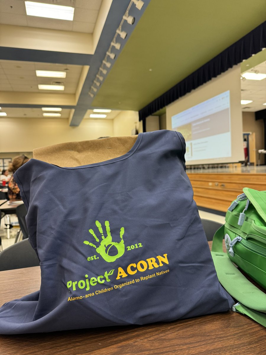 Our days are long but anything for our students who love gardening! Enjoying the <a href="/NISD/">Northside ISD</a> #ProjectACORN kickoff with <a href="/Vgrona1/">Vickie Grona</a> Thanks <a href="/SollarsAmalia/">Amalia Sollars</a> and Los Reyes ES we learned so much! #SkyhawkPride #RaineysRowdies <a href="/NISDStinson/">Stinson MS NISD</a>