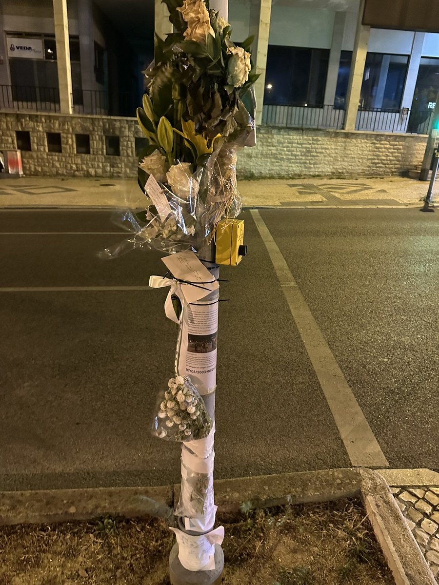 Nuninski's tweet photo. Obg a todos que têm ido prestar tributo a melhor pessoa que ja conheci, Descansa em paz amigo https://t.co/TeM7oGRx1a