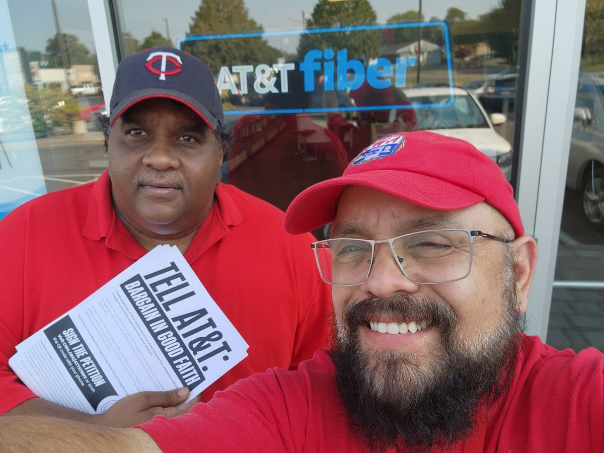 cwa7250's tweet photo. “Tell the whole d*mn world this is UNION TERRITORY!” Across three Twin Cities
Solidarity with @CWAUnion D3 &amp; D9!

#attstrike #CWAStrong https://t.co/R7K0DlfUJf