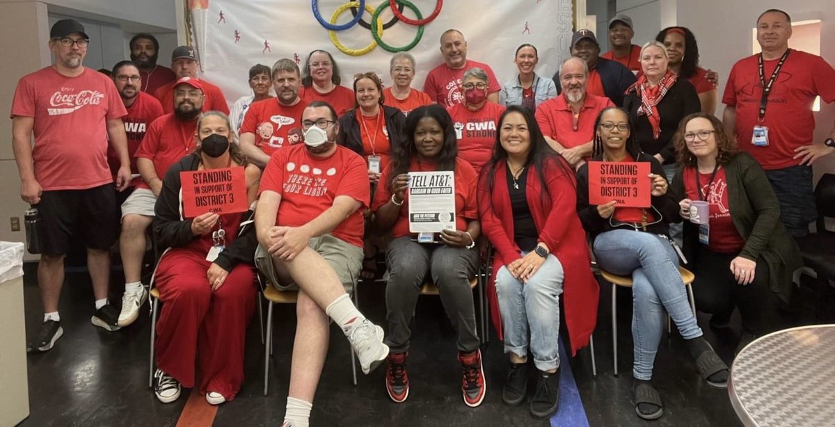 cwa7250's tweet photo. “Tell the whole d*mn world this is UNION TERRITORY!” Across three Twin Cities
Solidarity with @CWAUnion D3 &amp; D9!

#attstrike #CWAStrong https://t.co/R7K0DlfUJf