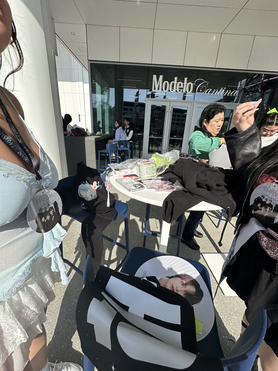 haebubw's tweet photo. I’m here https://t.co/B2c8kbrsgI