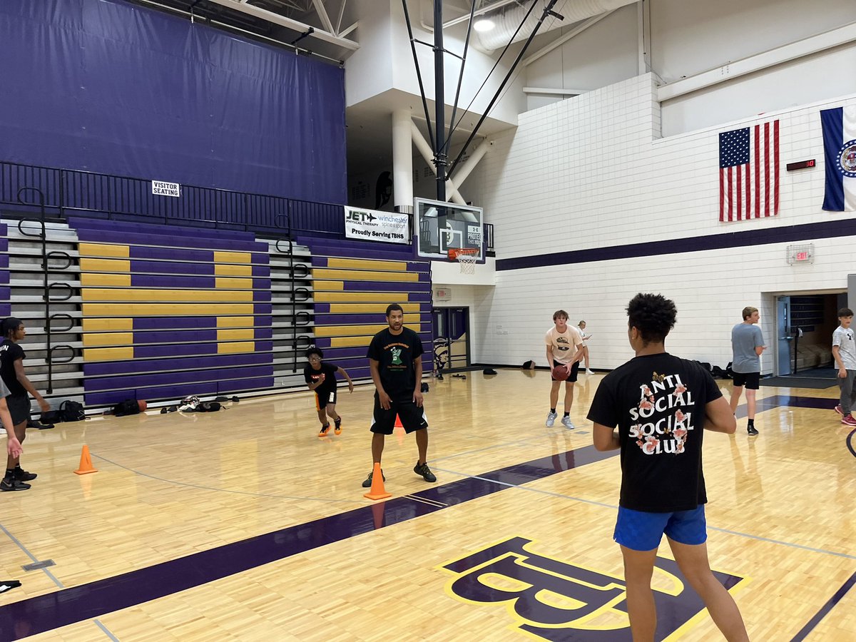 TBHS_Boys_Hoops's tweet photo. Enjoyed getting back to work this week with our HS group! Loved seeing the number of guys we had in the gym getting prepared for the upcoming season.  Looking forward to getting back at it next week! #Juice https://t.co/srrNpC7D6C